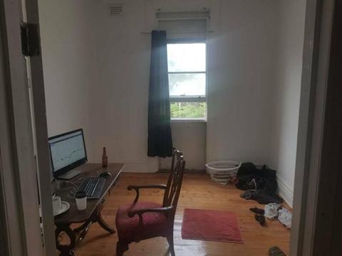 Middle of Fremantle room for rent. $150/week
