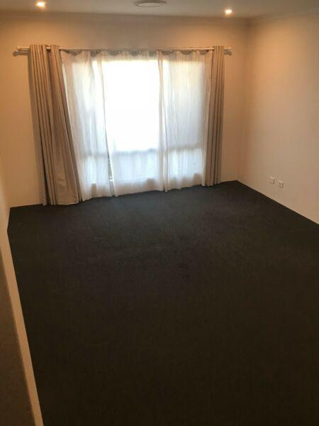 Large master bedroom including bills. Discount rent for FIFO workers