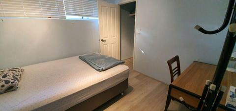 Cozy single room with double bed in new house