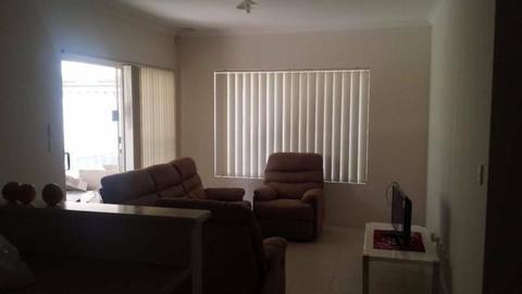 home in redcliffe looking for house mate