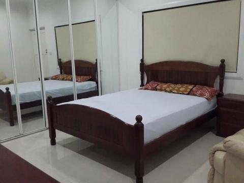 Fully furnished Ensuite Master bed room for accomodation