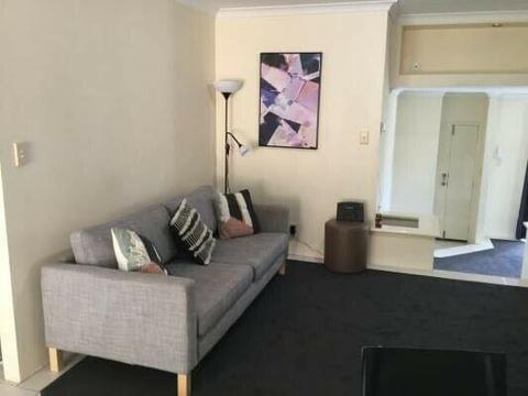 Double room in beach apartment Scarborough