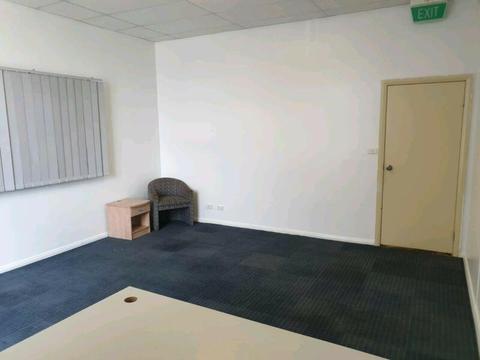 2x Office space to rent in Lansvale