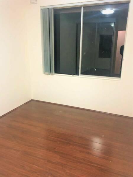 2 bed rooms unit for rent at Fairmount st, lakemba