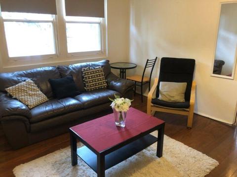 BONDI JUNCTION $680 p.w. 2 BED, FURNISHED & COSY WITH TIMBER FLOORS