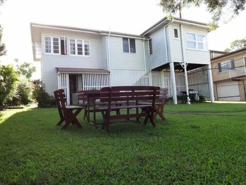 Comfy fully furnished house in Yeronga - Long or short term - Free NBN