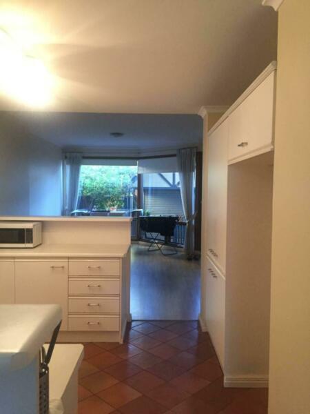 Rent or Take over the house, $510/week, Town house in CBD